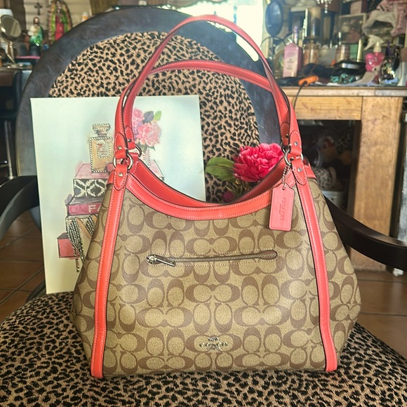 (SOLD )Coach Hobo 🍑 - Picture 1 of 9